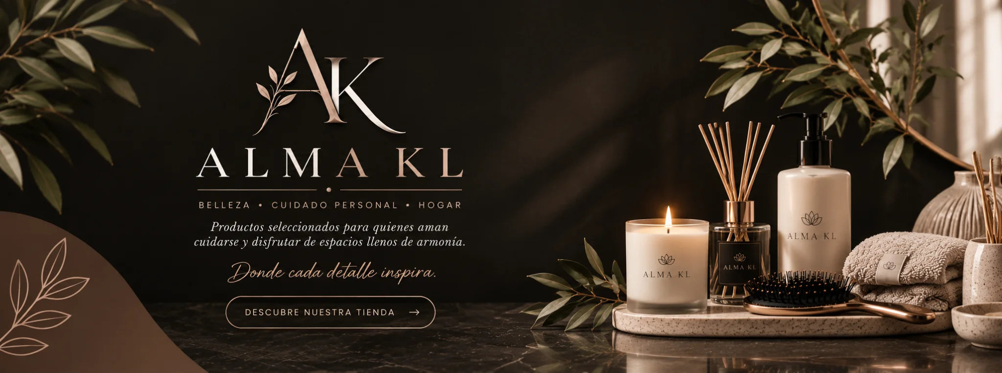 Identidad visual original de Alma KL en tonos carbón, crema y bronce, con su monograma y lema